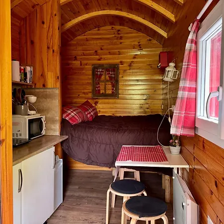 Roulotte La Belle étoile Hébergement de vacances *